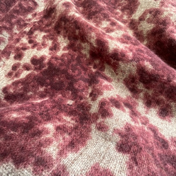 •Subtle Luxury Gemma Handmade Printed Graphic Wool Oversized Scarf Wrap … - Picture 8 of 12